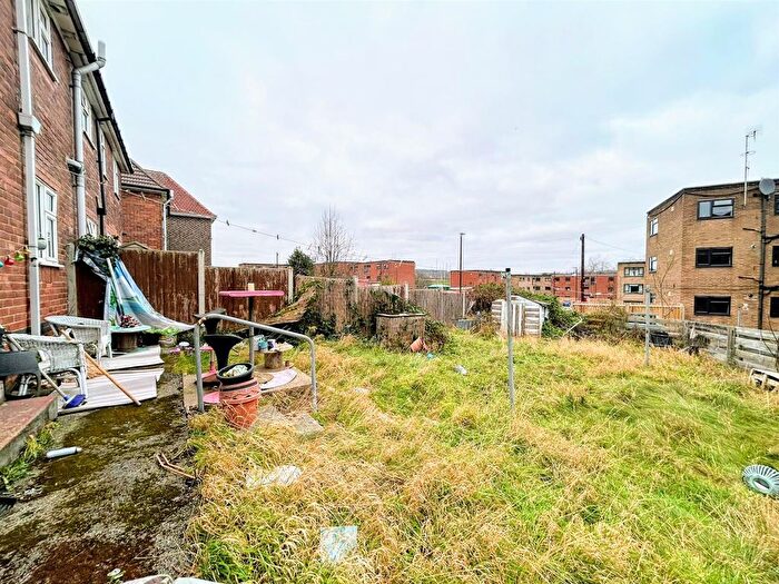 2 Bedroom Semi-Detached House For Sale In Racecourse Mount, Chesterfield, S41