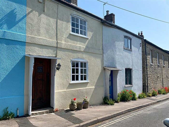 1 Bedroom Terraced House For Sale In Bedford Place, Bridport, DT6