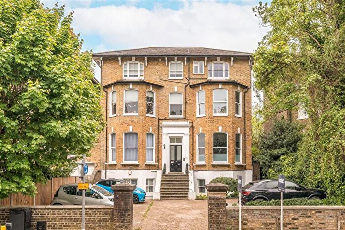 2 Bedroom Flat For Sale In Charlton Road, Blackheath, SE3