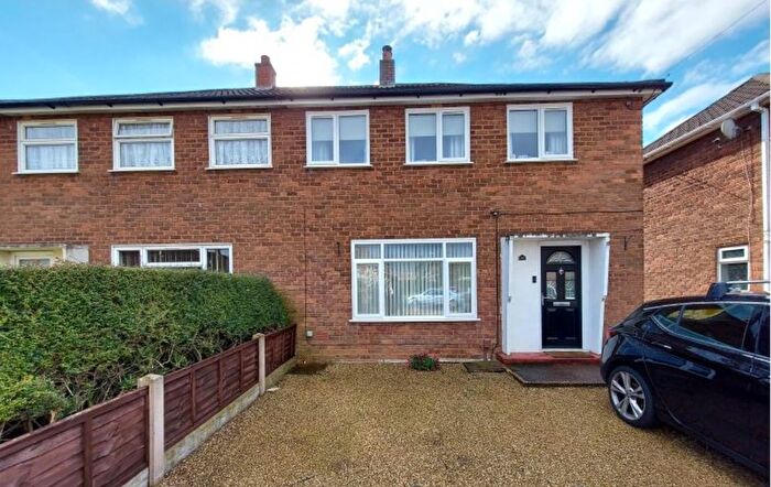 3 Bedroom Semi Detached House For Sale In Hodgkins Close, Walsall, WS8