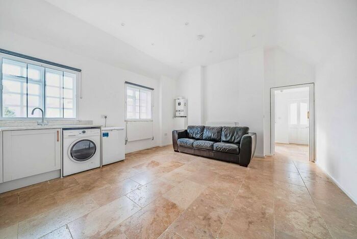 1 Bedroom Flat To Rent In Kings Street, Maidstone, ME14