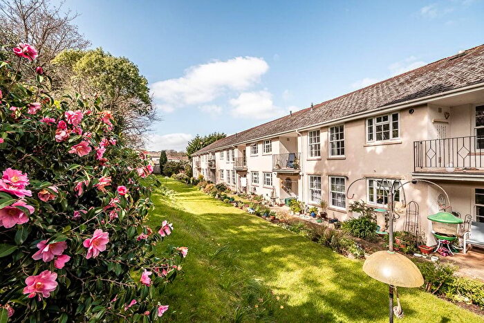 2 Bedroom Flat For Sale In West Hill Court, West Hill, Budleigh Salterton, EX9