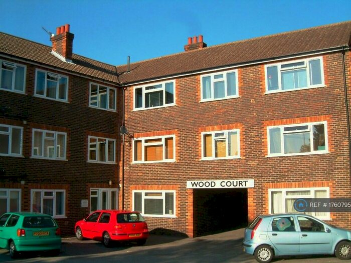 Studio To Rent In Worplesdon Road, Guildford, GU2