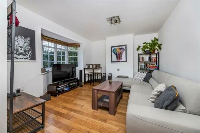 1 Bedroom Flat To Rent In Neale Close, Hampstead Garden Suburb, N2