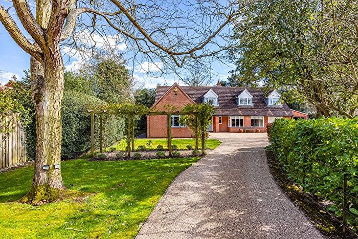 4 Bedroom Detached House For Sale In The Glebe, Church Street, Collingham, Nottinghamshire, NG23