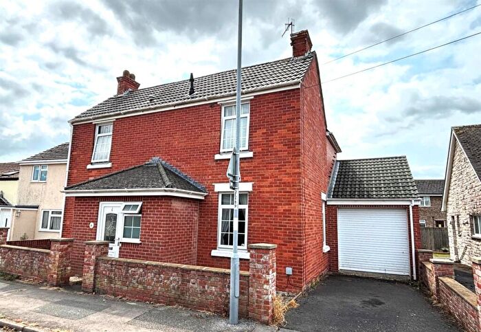 4 Bedroom Detached House For Sale In Lower Way, Chickerell, Weymouth, DT3