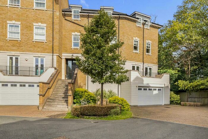 6 Bedroom End Of Terrace House To Rent In Ascot, Berkshire, SL5