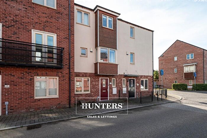 4 Bedroom Town House For Sale In Haigh Moor Way, Allerton Bywater, Castleford, WF10