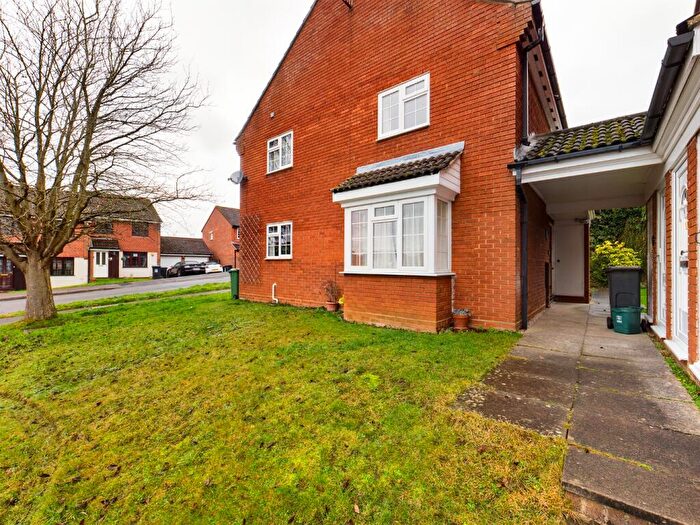 2 Bedroom End Of Terrace House To Rent In Thistle Close, Hemel Hempstead, Hertfordshire, HP1