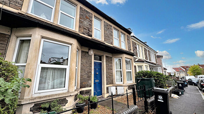 2 Bedroom Flat To Rent In Wellington Crescent, Bristol, BS7