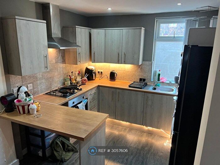 2 Bedroom Terraced House To Rent In Mere Avenue, Salford, M6