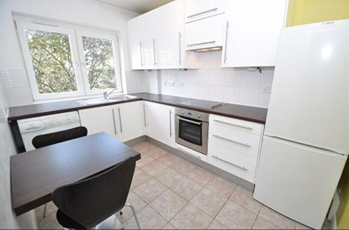 3 Bedroom Apartment To Rent In Grimthorpe House, Percival Street, Clerkenwell, London, EC1V