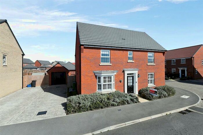 4 Bedroom Detached House For Sale In Regatta Road, Burnham-on-Crouch, Essex, CM0