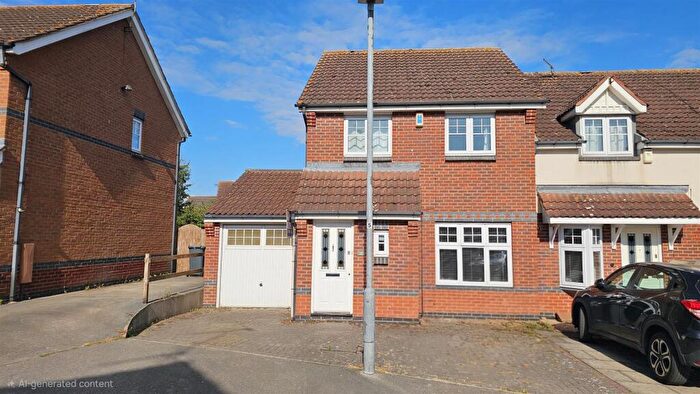 3 Bedroom Semi-Detached House For Sale In Honeysuckle Grove, Bingham, NG13