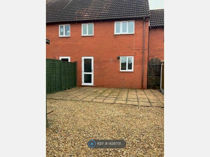 3 Bedroom Terraced House To Rent In Oaktree Crescent, Bristol, BS32