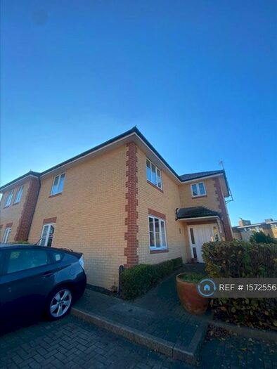 2 Bedroom Flat To Rent In Nandina Court, Ilford, IG5