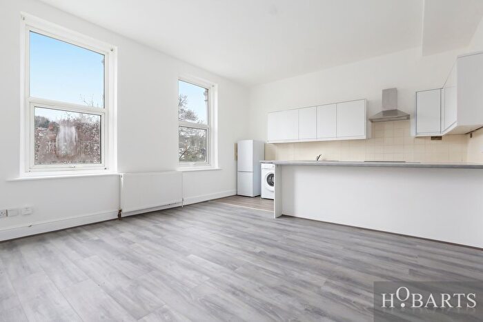 2 Bedroom Flat To Rent In Crescent Road, N22