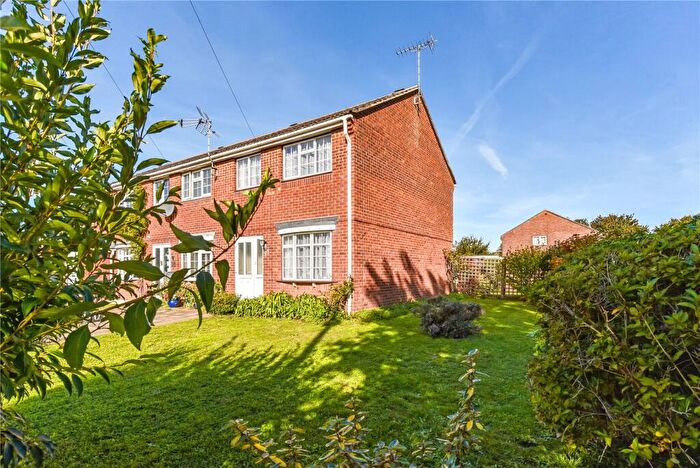 3 Bedroom End Of Terrace House For Sale In Windsor Road, Chichester, PO19