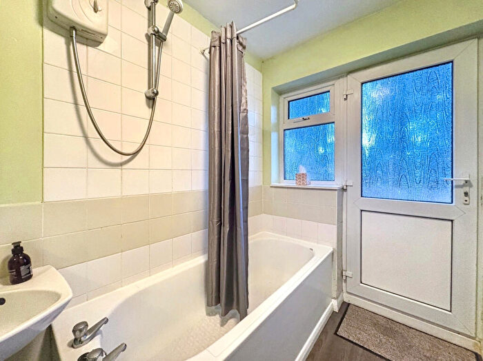 1 Bedroom Flat To Rent In Nelric House, SO17