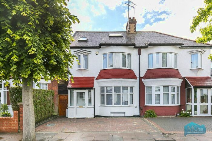 4 Bedroom Semi-Detached House To Rent In Limes Avenue, North Finchley, London, N12