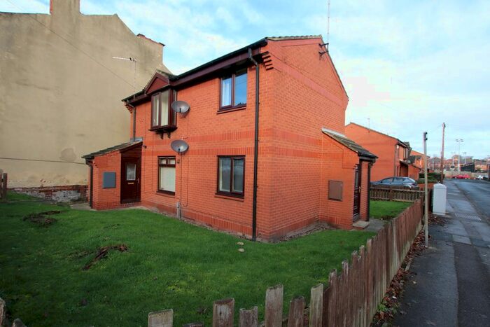 1 Bedroom Flat To Rent In Dickinson Street, Wakefield, WF1