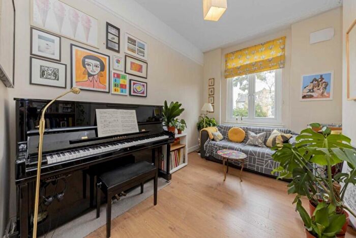 1 Bedroom Flat To Rent In Cavendish Road, Harringay, N4