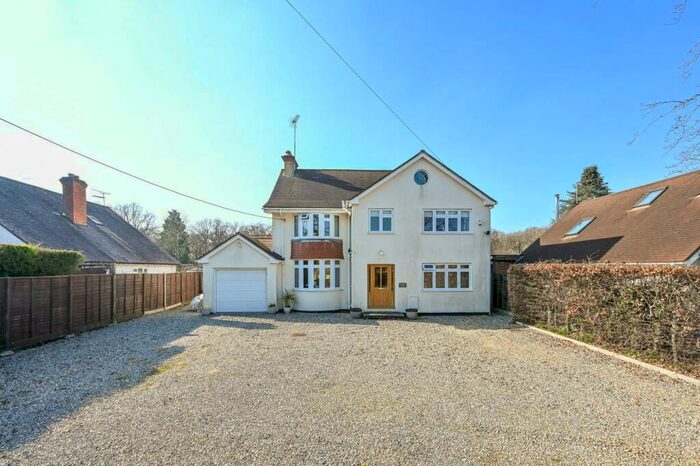 5 Bedroom Detached House To Rent In White Lane, Aldershot, GU12