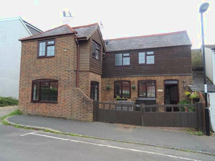 3 Bedroom Detached House To Rent In Livingstone Road Burgess Hill, RH15