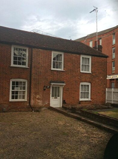 4 Bedroom Semi-Detached House To Rent In Waterloo Road, Epsom, Surrey, KT19