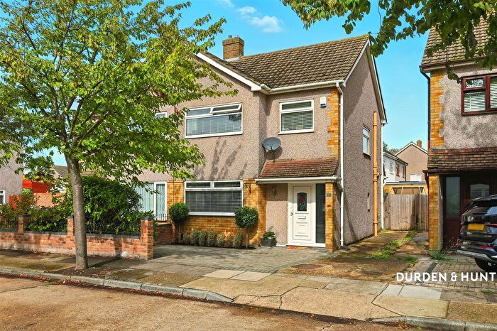 3 Bedroom Semi-detached House For Sale In Kenway, Rainham, RM13