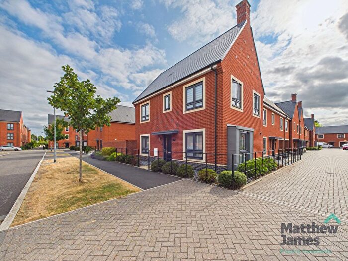 3 Bedroom Detached House To Rent In Mistley Road, Colchester, CO4