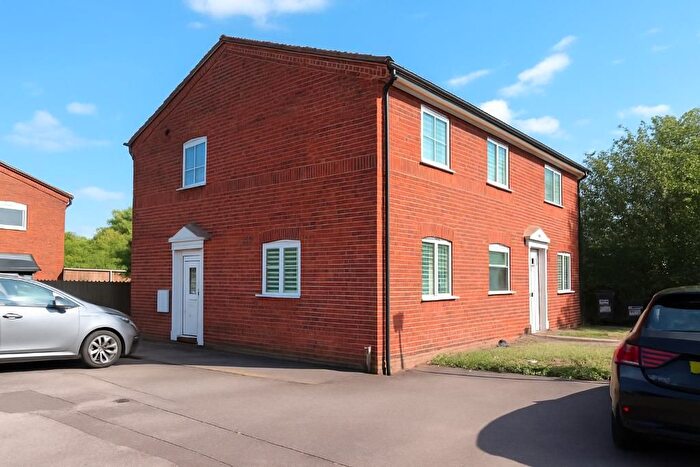 1 Bedroom Maisonette For Sale In Lindsey Road, Luton, Bedfordshire, LU2