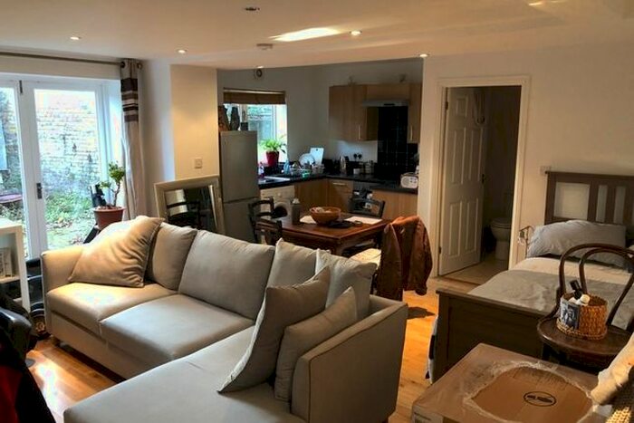 Studio To Rent In Sydenham Park Road, London, SE26