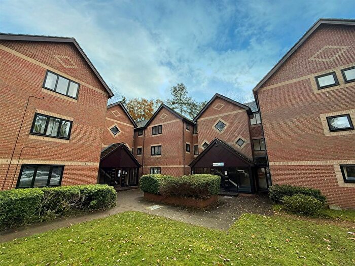 1 Bedroom Flat For Sale In Wayland Close, Bracknell, Berkshire, RG12