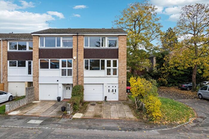 4 Bedroom Town House For Sale In Boulters Lane, Maidenhead, SL6