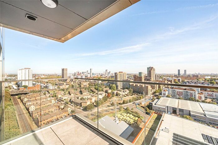 1 Bedroom Flat For Sale In Corsican Square, Bow, London, E3