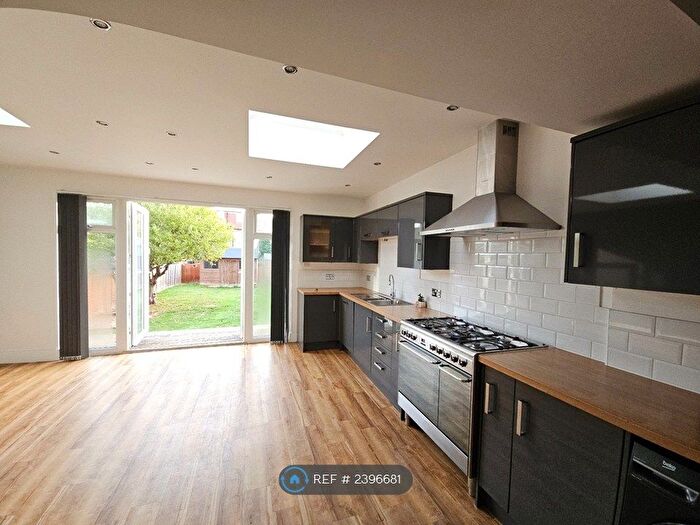 4 Bedroom End Of Terrace House To Rent In Buckfast Road, Morden, SM4