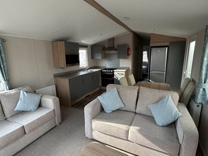 2 Bedroom Park Home For Sale In Towyn, Abergele, LL22