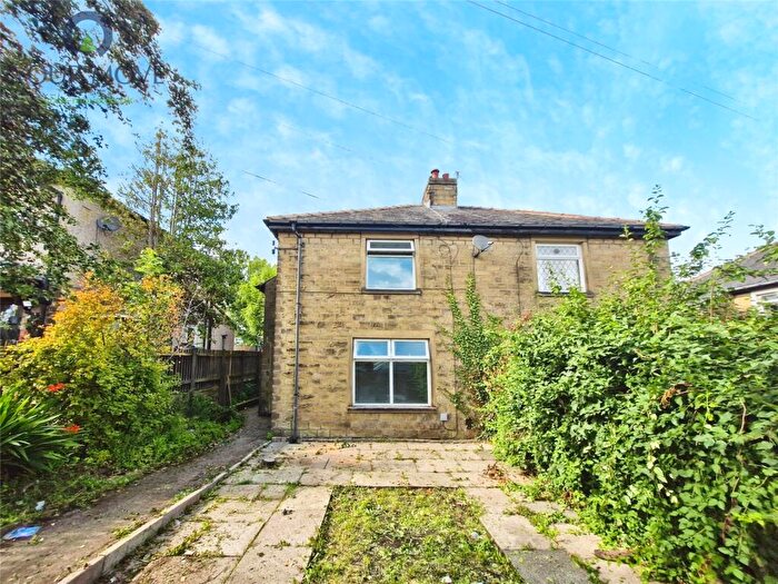 3 Bedroom Semi-Detached House To Rent In Fell Lane, Keighley, West Yorkshire, BD22