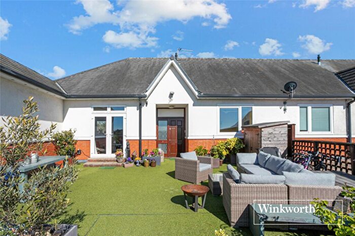 2 Bedroom Apartment To Rent In Totteridge Lane, Whetstone, London, N20