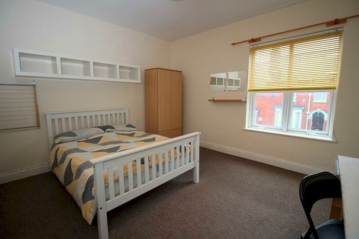 6 Bedroom End Of Terrace House To Rent In Avondale Street, Lincoln, Lincolnshire, LN2