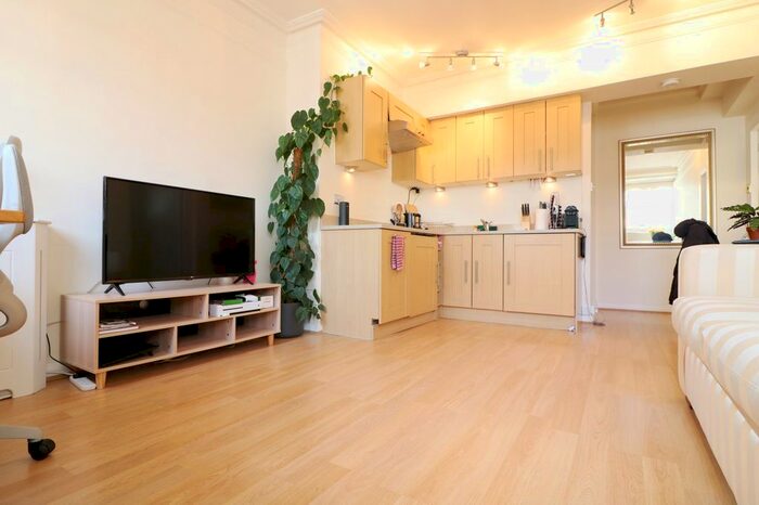 1 Bedroom Flat To Rent In Bray House, Duke Of Wellington, Jermyn Street, Green Park, London, SW1Y
