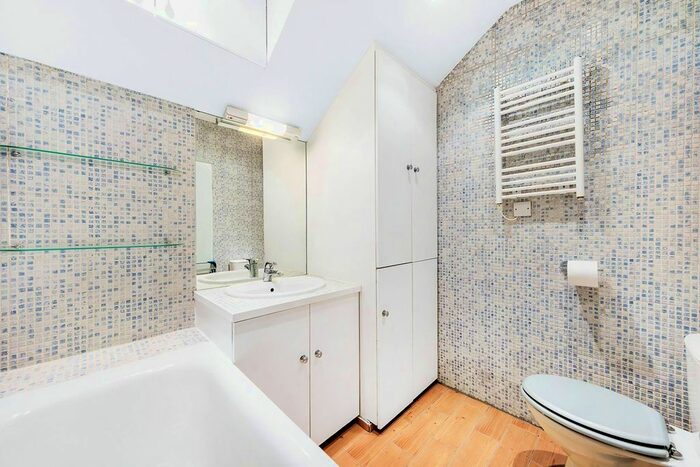 1 Bedroom Flat To Rent In Oakhill Road, East Putney, London, SW15