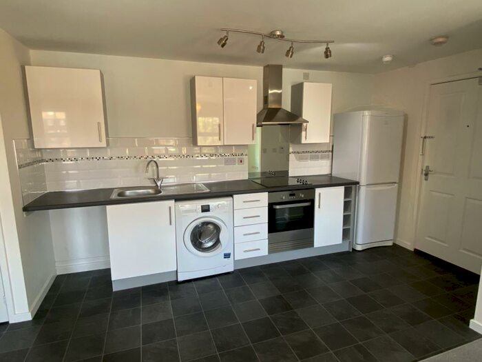 1 Bedroom Flat To Rent In Windermere Drive, Lakeside, DN4