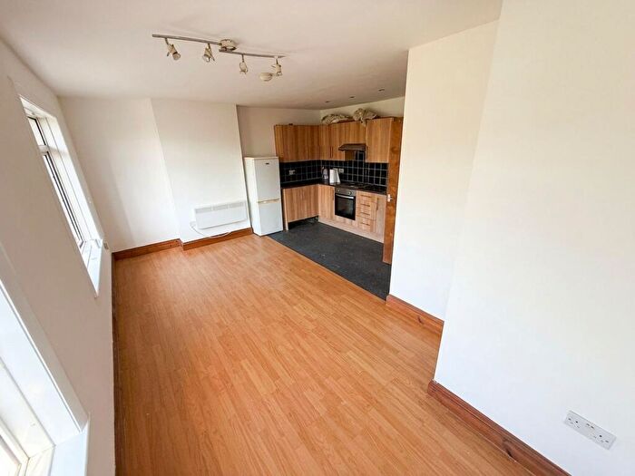 2 Bedroom Flat To Rent In Sanquhar Street, Cardiff, CF24