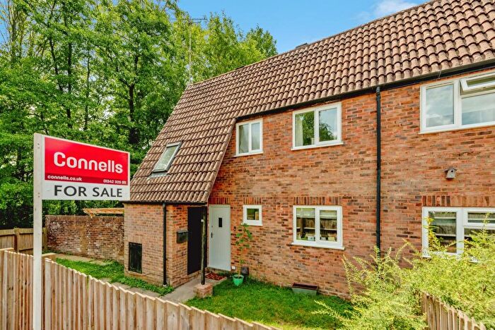 3 Bedroom End Of Terrace House For Sale In Lister Avenue, East Grinstead, RH19