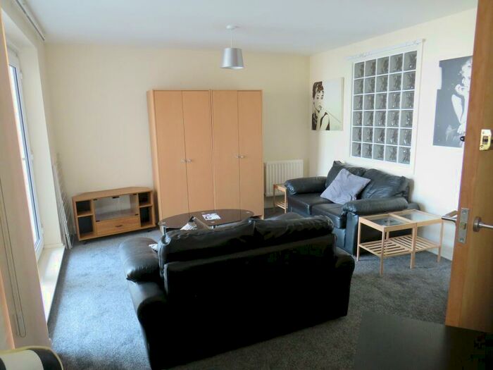 1 Bedroom Flat To Rent In Clarkson Court, Hatfield, AL10