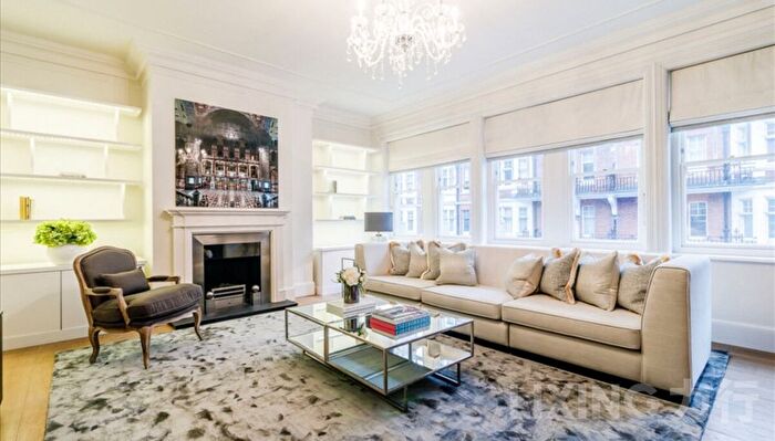 3 Bedroom Flat To Rent In Duke Street, Mayfair, W1K
