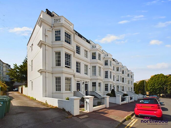 2 Bedroom Flat To Rent In Silverdale Road, Lower Meads, Eastbourne, BN20
