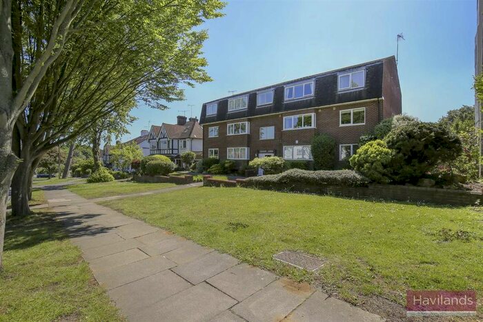 1 Bedroom Flat To Rent In Stangate Lodge, Houndsden Road, Winchmore Hill, N21